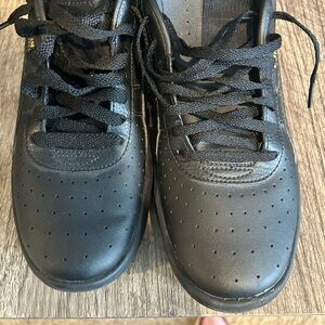 6.5 boys Black Puma shoes. Barely worn but outgrew. Great condition!